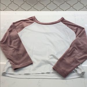 Garage fuzzy sleeve baseball style tee